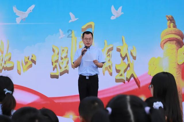 张若昀、吴刚王阳再次合作，《显微镜下的大明》成为爆款的几率有多大？