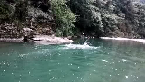 文旅“卷”上热搜之际，不妨也多一些冷思考